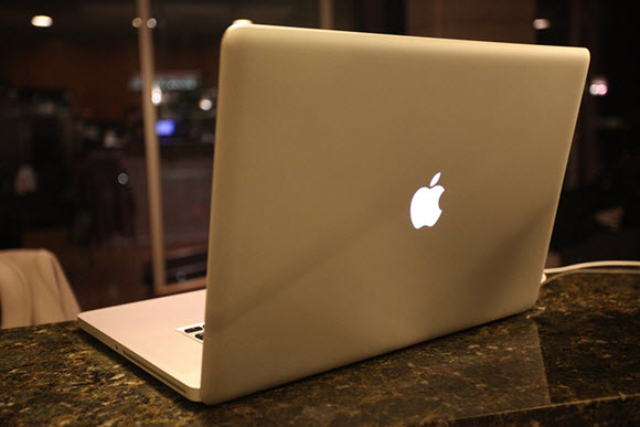 MacBook Pro 2011年モデル (Flickr)