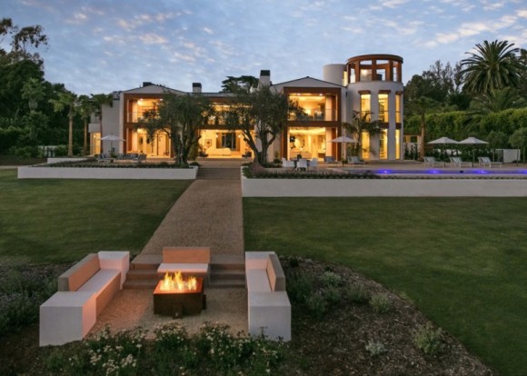 アップル元幹部 Iphone1つですべてを管理出来る4 500坪の豪邸を購入 Iphone Mania