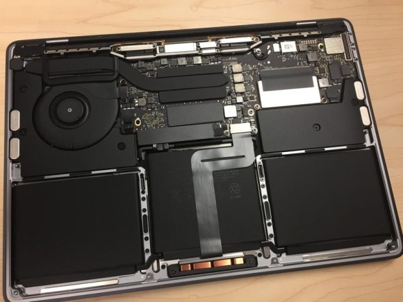 Touch Bar非搭載13インチMacBook ProのSSDは取り外し可能 - iPhone Mania