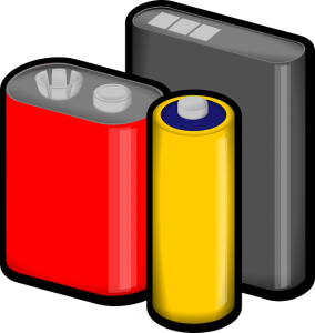 https://pixabay.com/ja/電池-赤-黄色-ブラック-電圧-電源-おもちゃ-料金-燃料-33406/