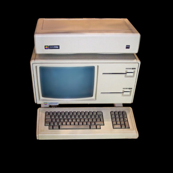Apple史上重要な「Apple Lisa 1」コンピュータの完動品がeBayに出品中 