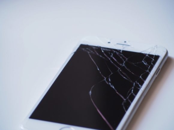 スマホの故障で最も多いのは画面割れ 約4割の人は修理せず Iphone Mania
