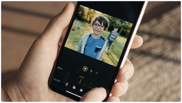 Apple コミカルな新作cmで最新iphoneのポートレート撮影機能をアピール Iphone Mania