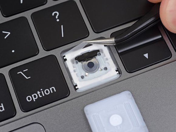 iFixitが13インチMacBook Proを分解、バッテリー大型化などの変化
