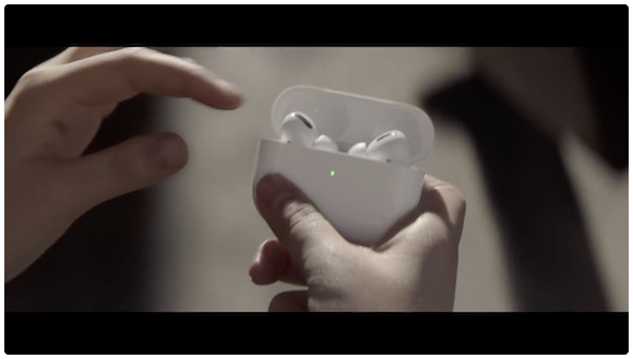 Apple 「AirPods Pro — Snap」