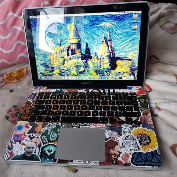 macbook-pro-covered-in-harry-potter-stickers