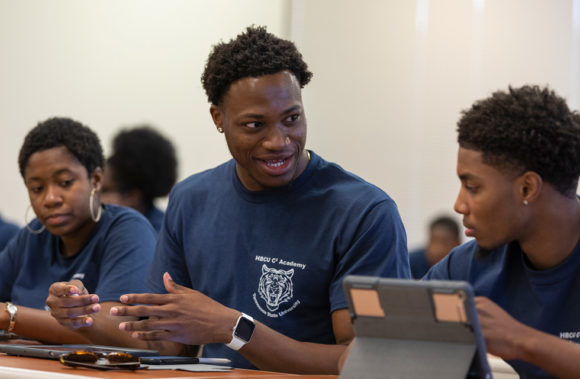 Apple_teams-up-with-HBCUs