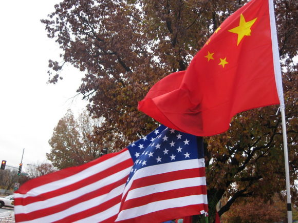 American and Chinese flag