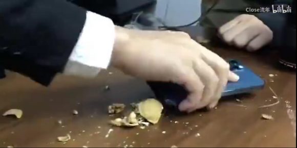 iphone12 pro 胡桃　クルミ　破壊　実験
