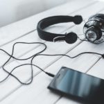 headphones-791077_640