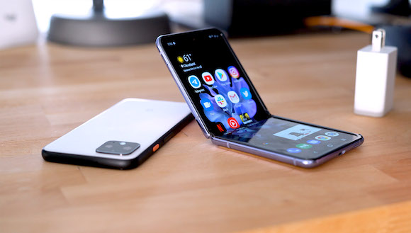 折りたたみスマホ、Galaxy Z Flip3のモデルナンバーが判明か - iPhone 