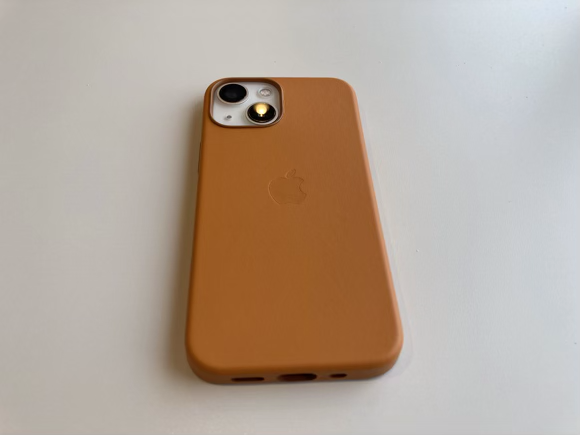 レビュー】iPhone13 mini Apple純正レザーケースの色合いとフィット感 
