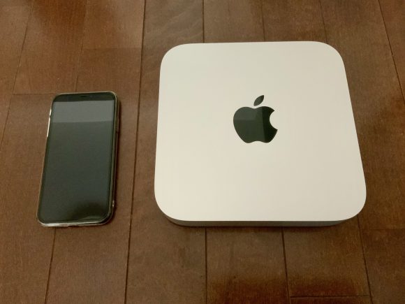 Mac miniとiPhone XRの画像