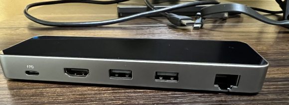 DOCKCASE 8-in-1 USB-Cハブの側面その2