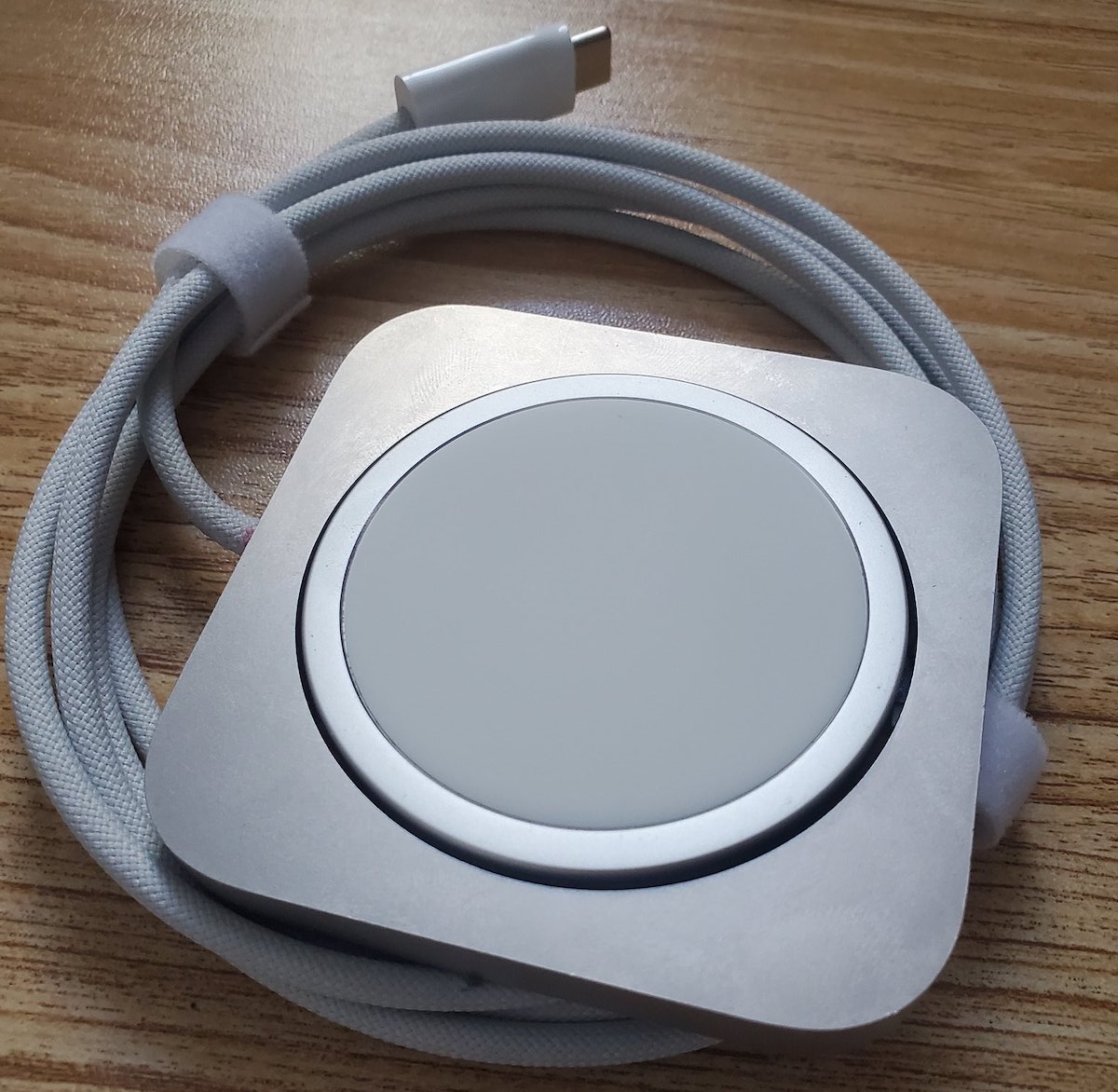 Apple Magic Charger