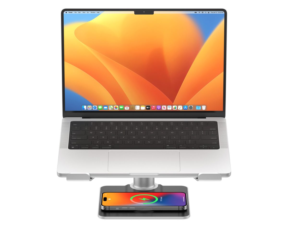 MacBook用の高さ調節スタンドが発売　MagSafe充電器も底面に設置可能