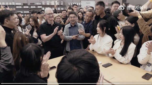 Apple ティム・クックCEO 中国訪問