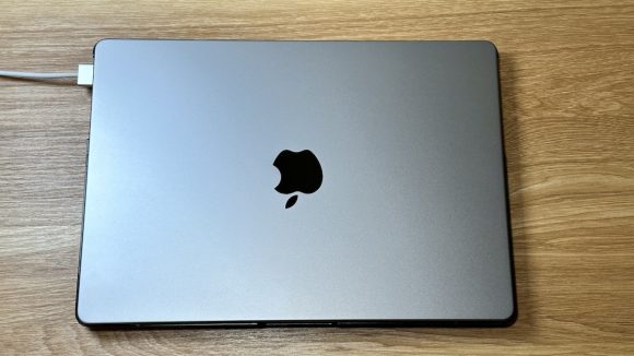 iPhone Mania hato MacBook Pro 14インチ