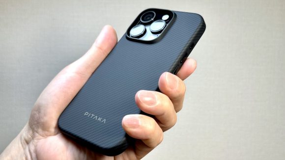 【レビュー】PITAKAのスリムな「軍用グレード」iPhone16 Pro用ケース