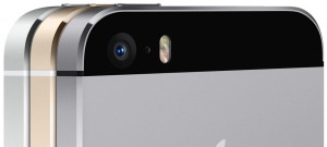 iPhone5sのiSightカメラレンズ