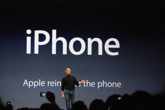 スティーブ・ジョブズの初代iPhone発表