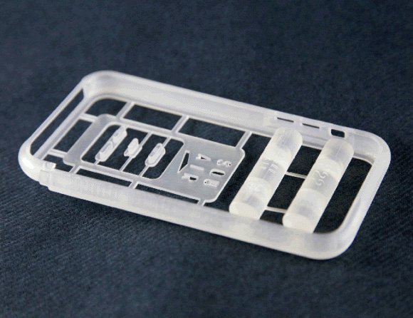 iPhone 樹脂製バンパー