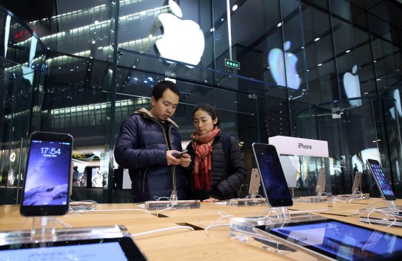 apple　 中国　foxconn シェア　売上 iphone 下取り　仕組み