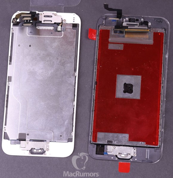 iPhone6（左）とiPhone6s（右）のディスプレイパネル裏面比較