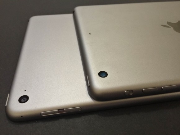 音量ボタンのデザインも、iPad mini3と比較して若干変更されている