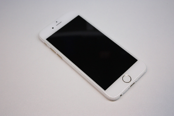 セラミック製iPhone8で実現？美しい「マットホワイト」のiPhone 