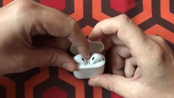 AirPods　取り出し