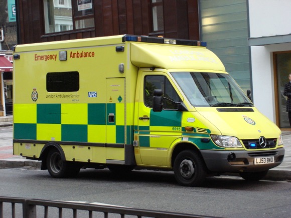 ロンドン 救急車