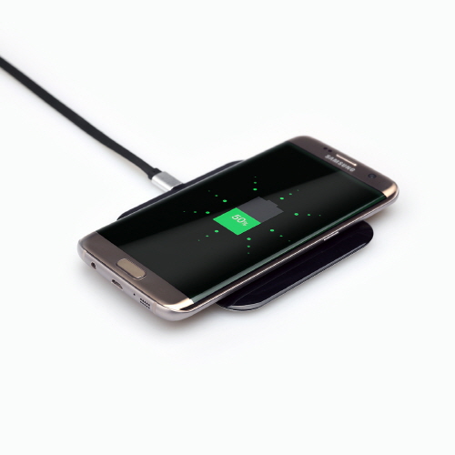 Futura X Wireless Charging Pad使用光景