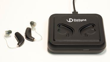 EnergousとDelightの提携による近距離ワイヤレス充電が可能な補聴器
