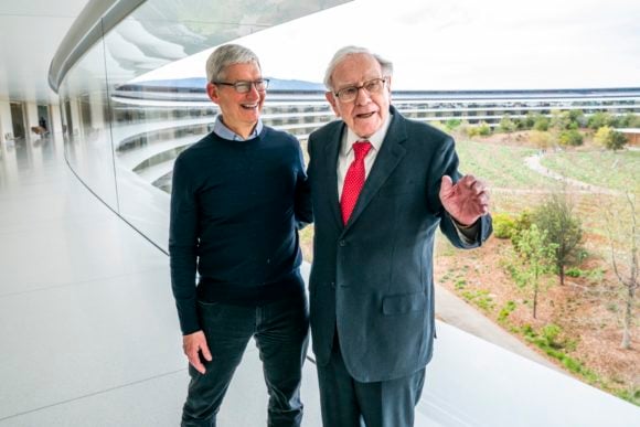 クックCEOとバフェット氏