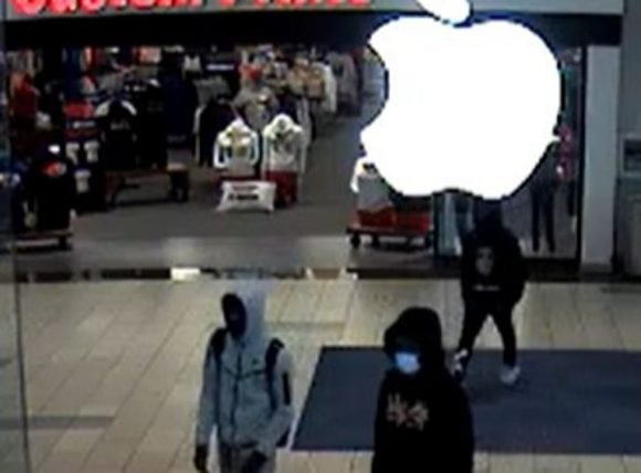 サンタローザプラザ　apple store 強盗