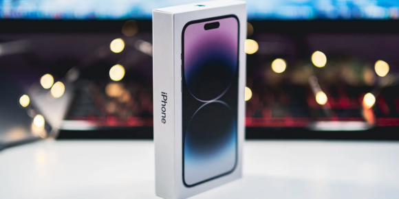 iPhone14のパッケージ