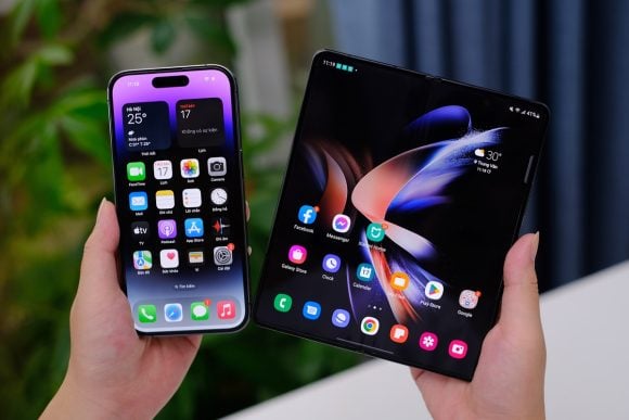 iPhone14 Pro Galaxy Z Fold4_1200