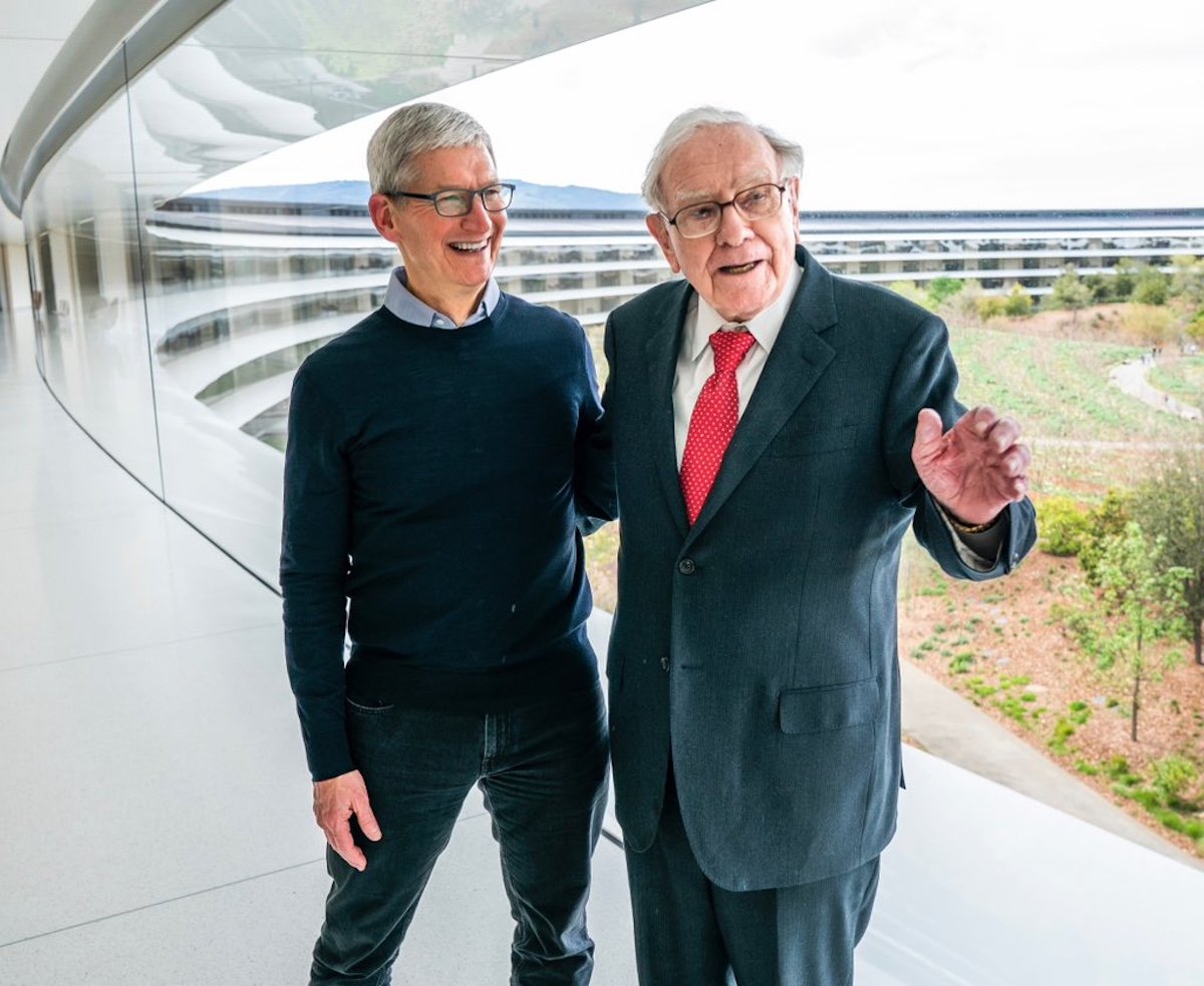 ティム・クックCEO ウォーレン・バフェット氏