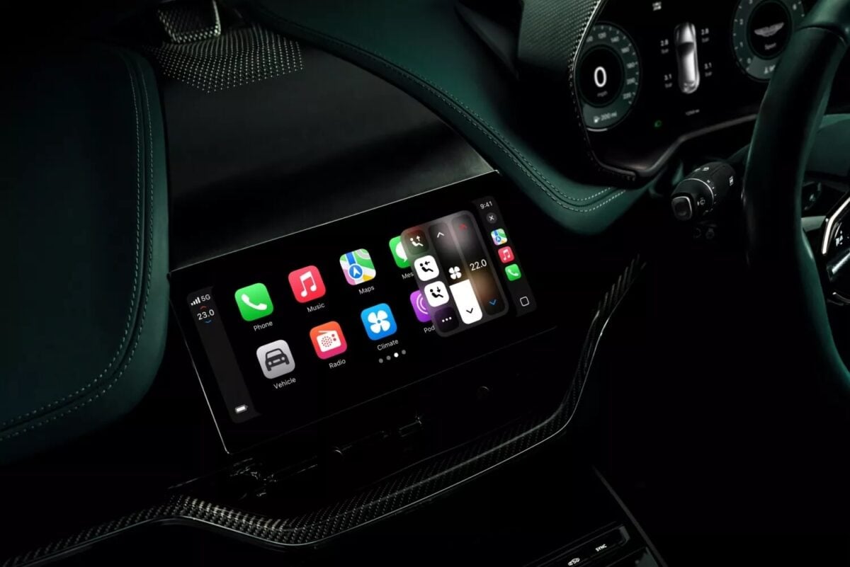 Aston Martin CarPlay Ultra