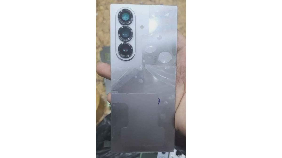 Galaxy Z Fold7の実機画像らしきもの投稿〜よりスクエアなデザインで大型化