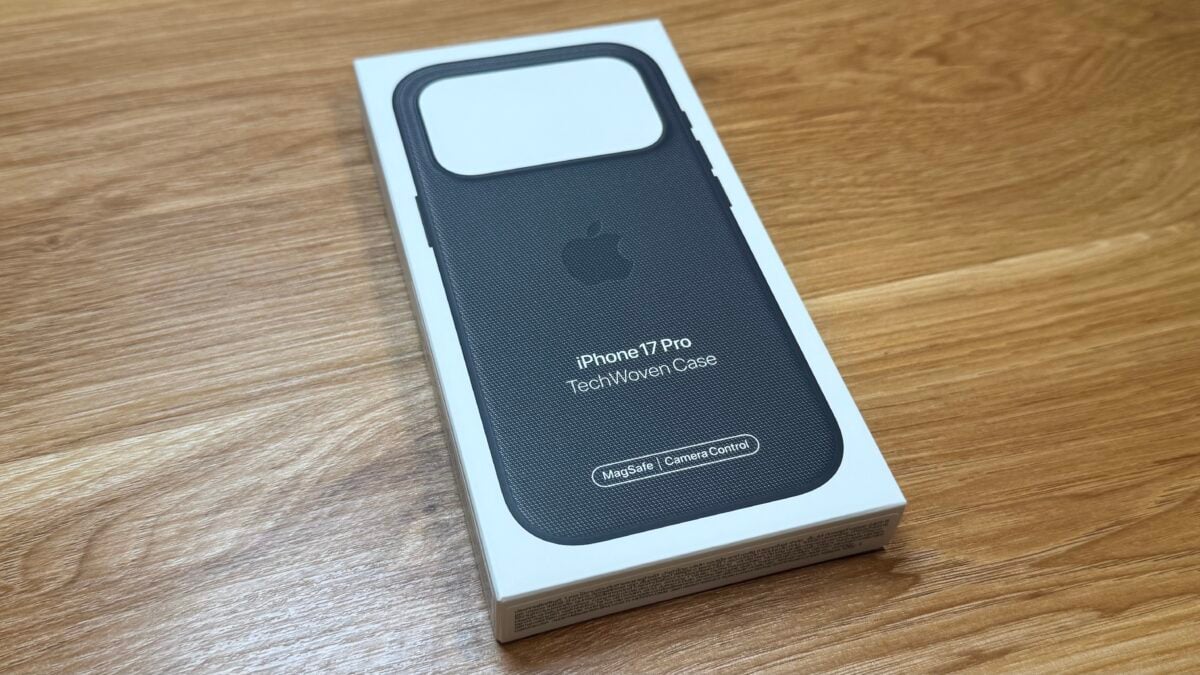 iPhone17 Pro用 Apple テックウーブンケース レビュー