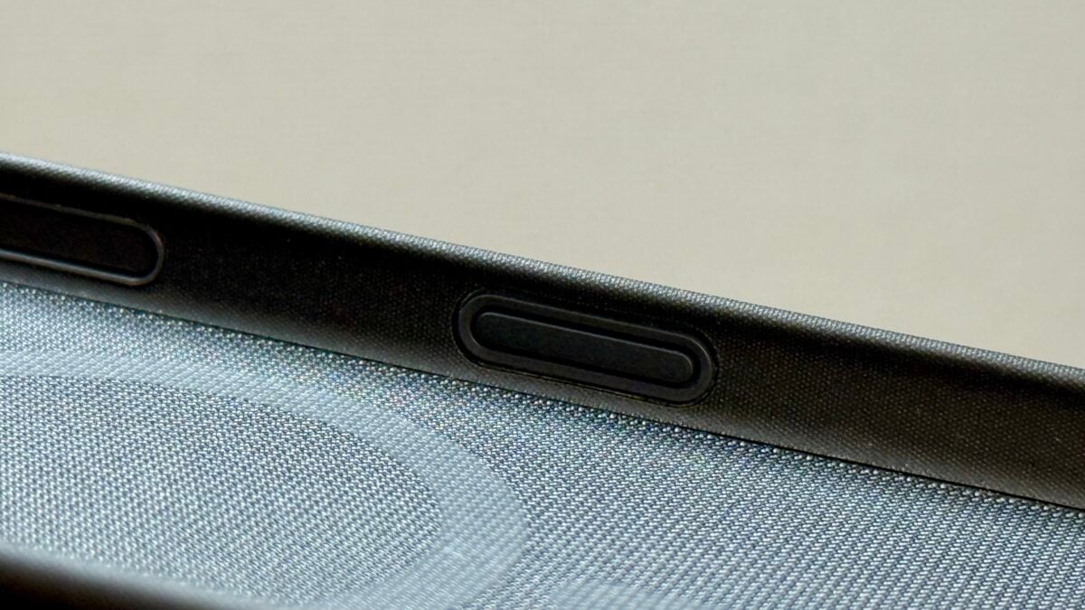 iPhone17 Pro用 Apple テックウーブンケース レビュー