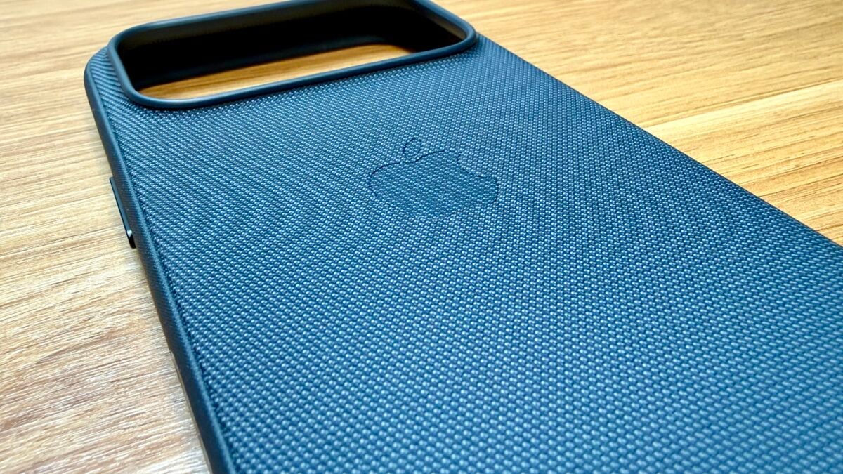 iPhone17 Pro用 Apple テックウーブンケース レビュー