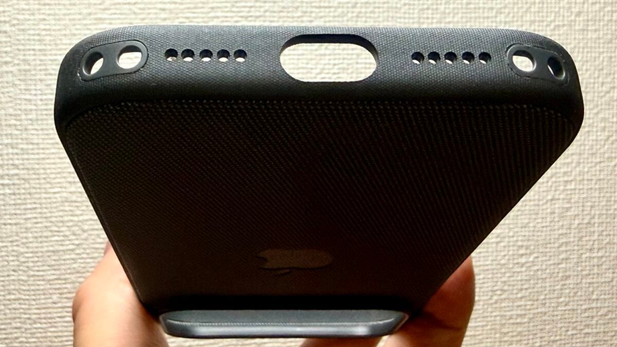 iPhone17 Pro用 Apple テックウーブンケース レビュー