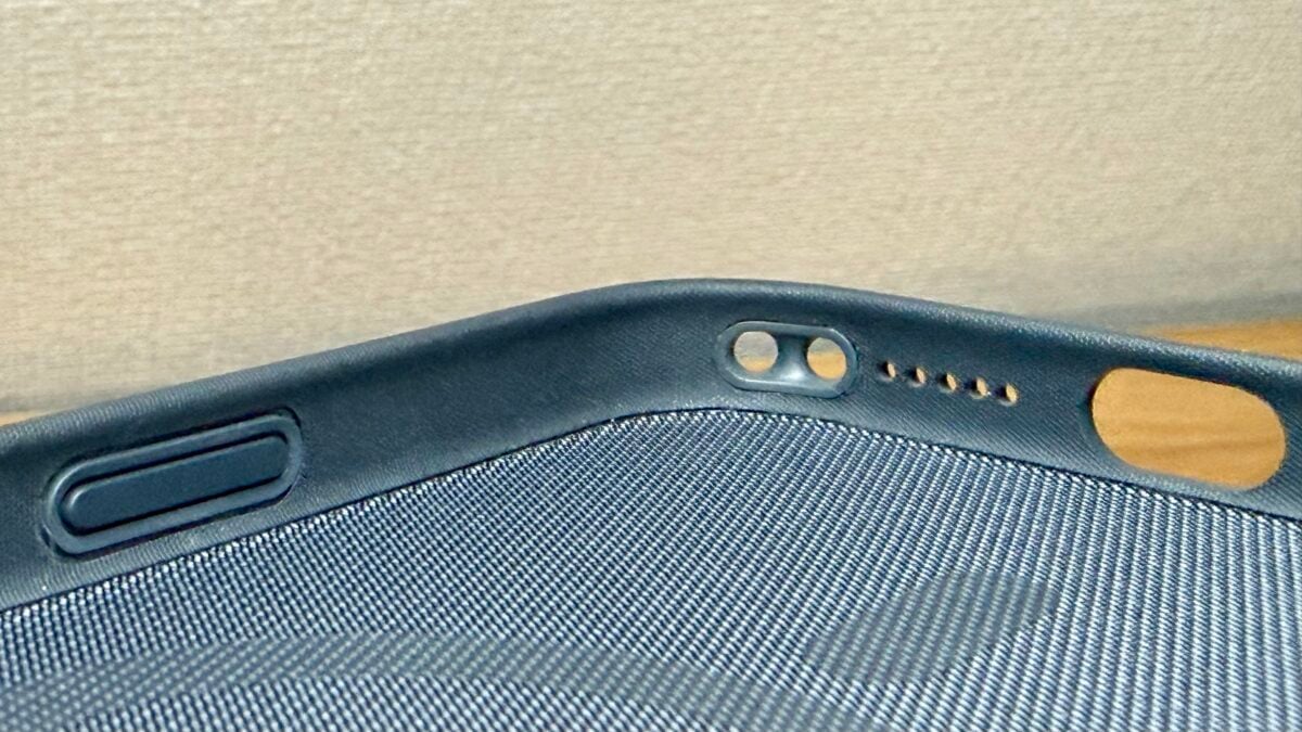 iPhone17 Pro用 Apple テックウーブンケース レビュー