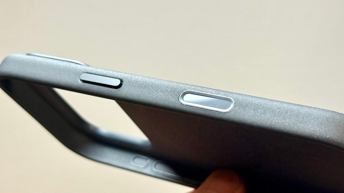 iPhone17 Pro用 Apple テックウーブンケース レビュー