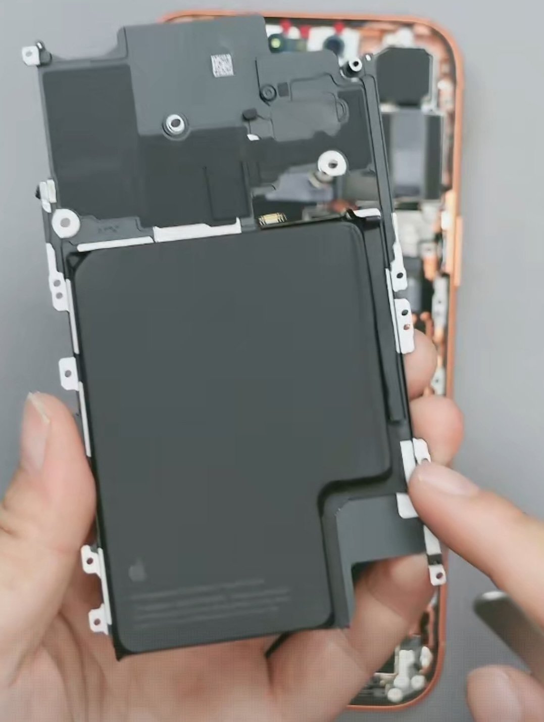 iPhone17 pro Pengnone_2