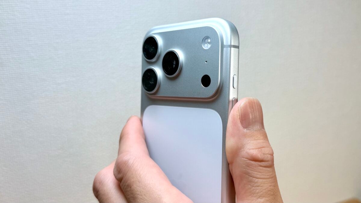 【レビュー】iPhone17 Proシルバーを開封！アルミ筐体の質感は？