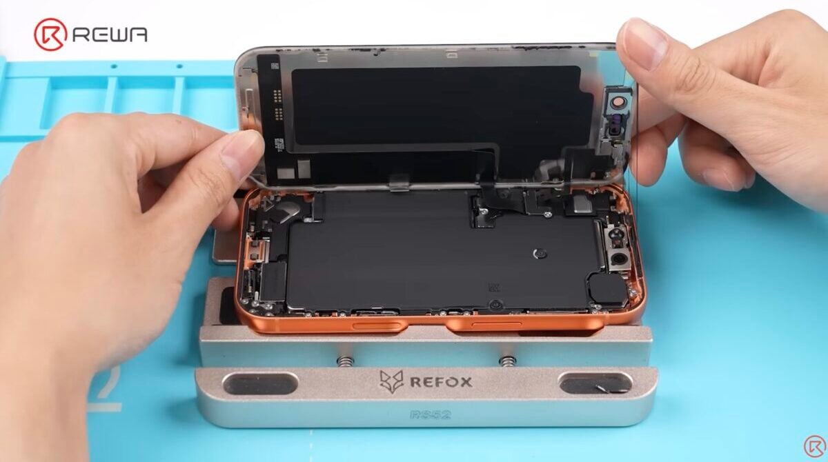 iPhone17 pro teardown_1